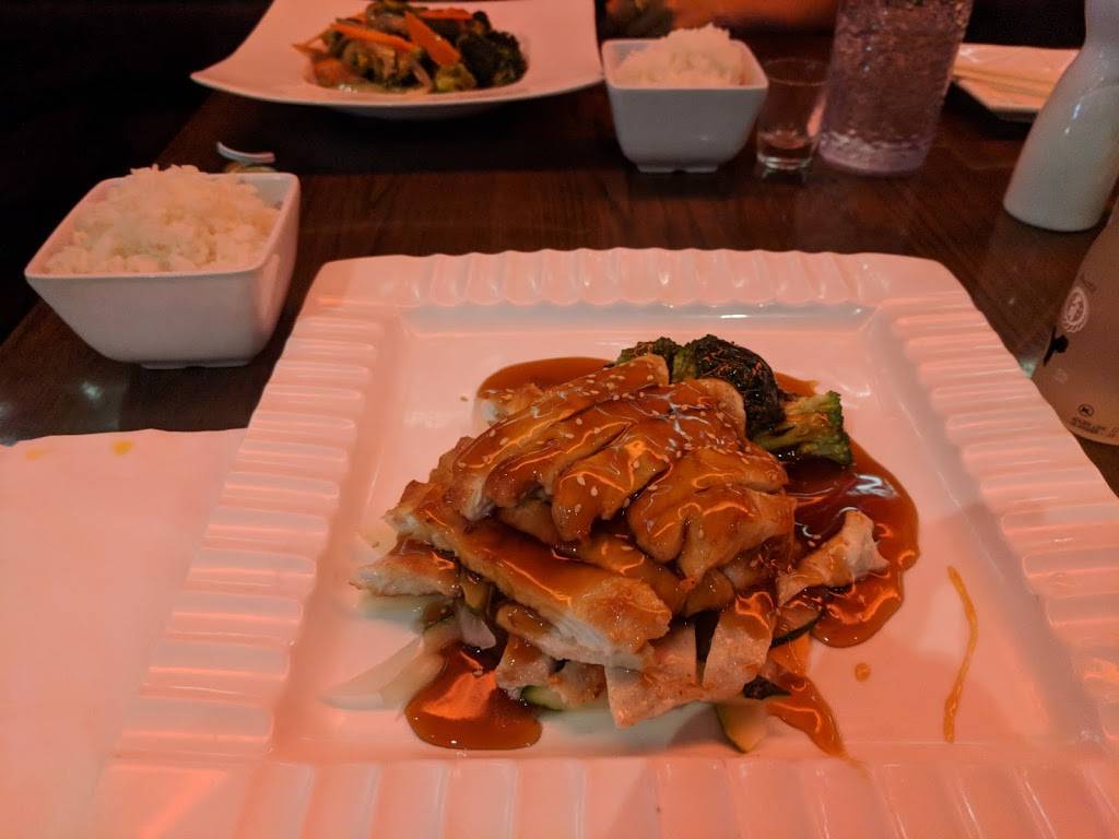 Tomo Japanese Fusion | restaurant | 1077 Flushing Ave, Brooklyn, NY 11237, USA | 7184563695 OR +1 718-456-3695