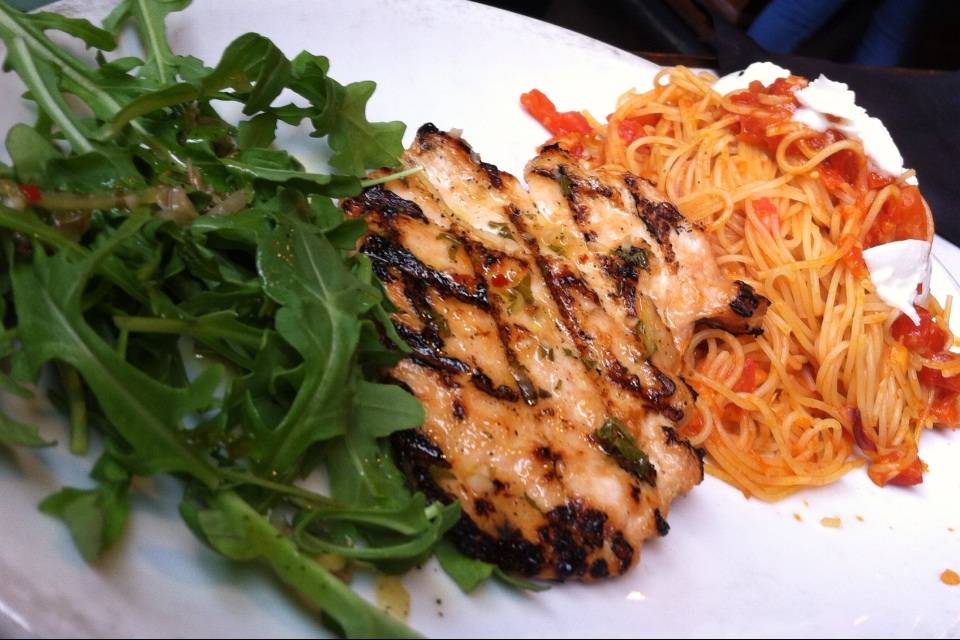 Romanos Macaroni Grill | restaurant | 8620 Research Dr, Charlotte, NC 28262, USA | 7045959696 OR +1 704-595-9696