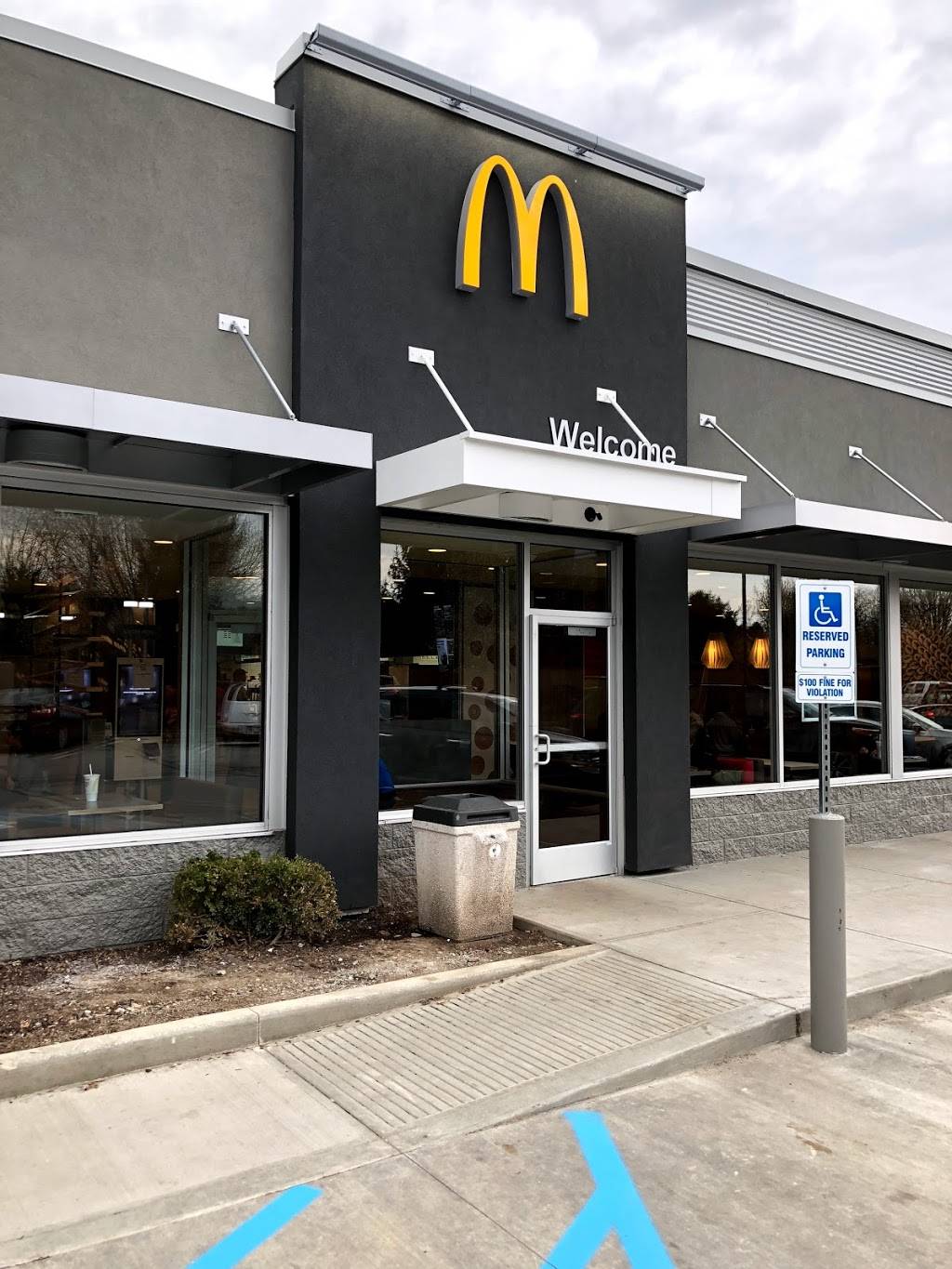 McDonalds | cafe | 1720 S Memorial Dr, New Castle, IN 47362, USA | 7655292970 OR +1 765-529-2970