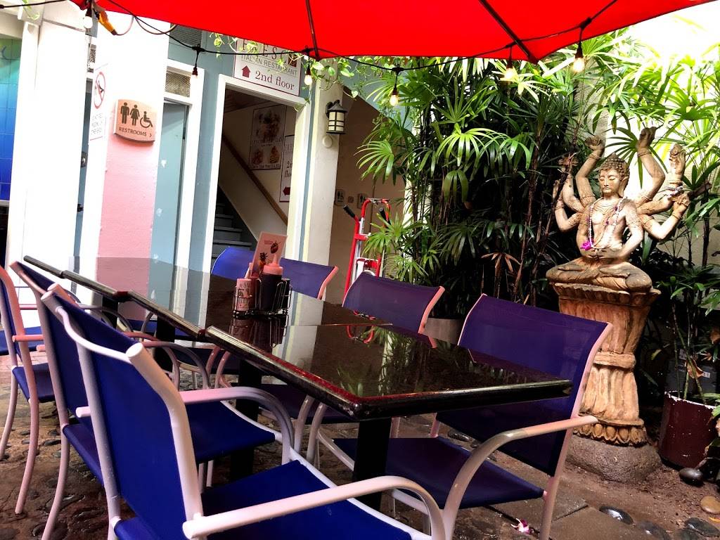 BLUE Water Shrimp | restaurant | Rainbow Bazaar 1st Floor, 2005 Kalia Rd, Honolulu, HI 96815, USA | 8089555400 OR +1 808-955-5400