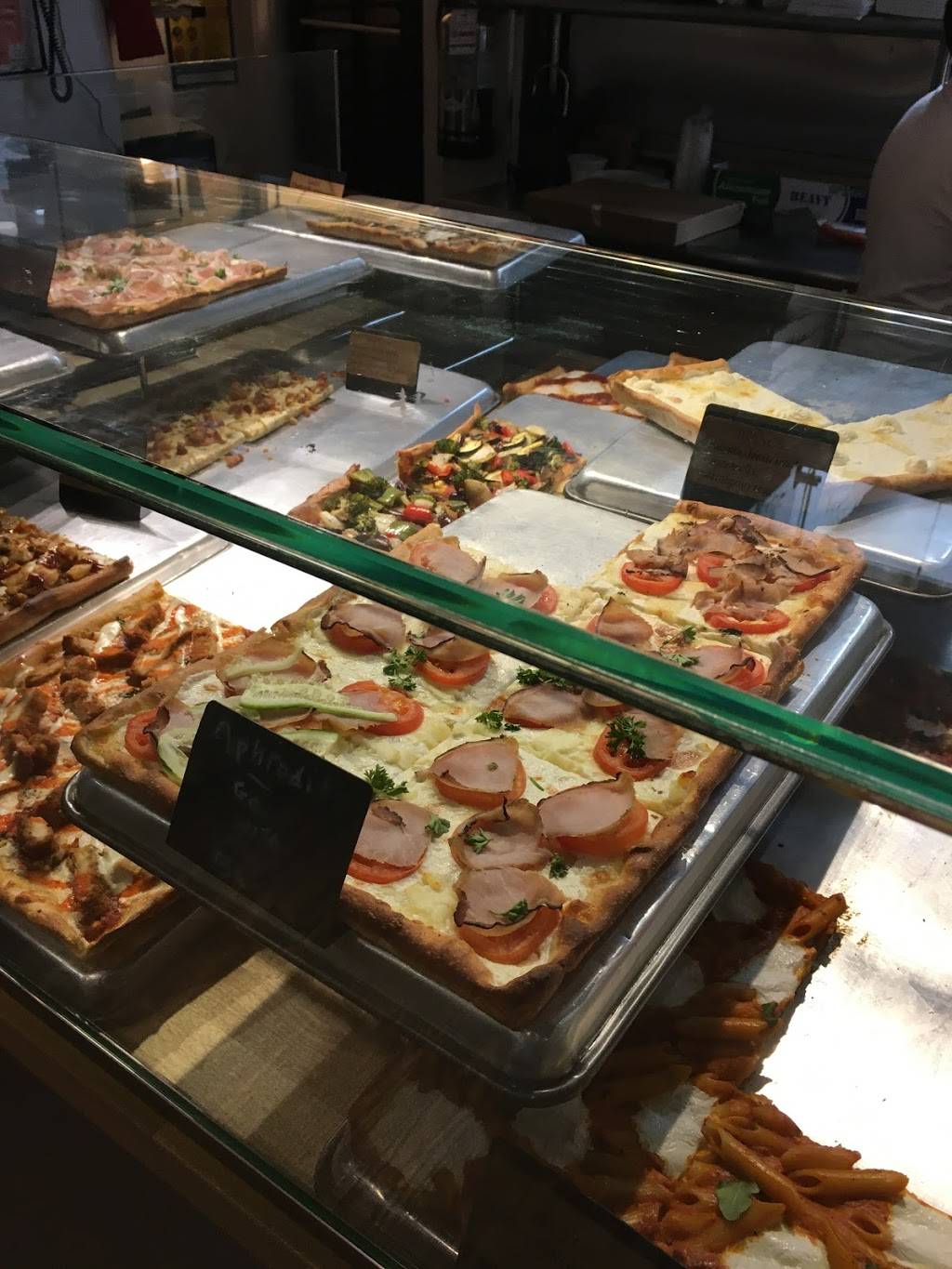 Nonnas 1977 | restaurant | 41-02 Astoria Blvd S, Astoria, NY 11103, USA | 7184069779 OR +1 718-406-9779