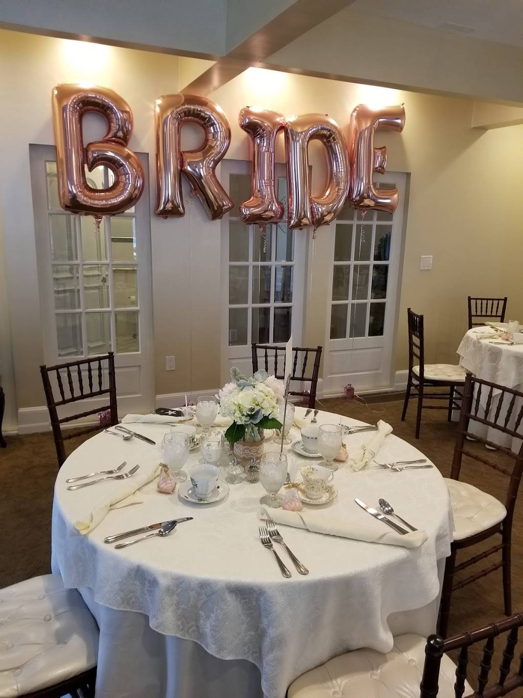 Tiffany Juliet House | restaurant | 82 Naubuc Ave, Glastonbury, CT 06033, USA | 8606331285 OR +1 860-633-1285