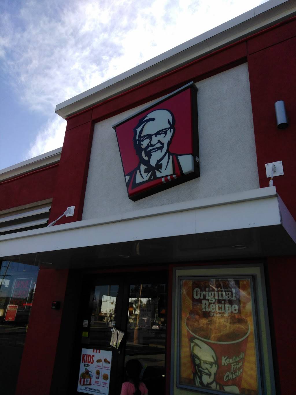 KFC | restaurant | 24866 Redlands Blvd, Loma Linda, CA 92354, USA | 9097969634 OR +1 909-796-9634
