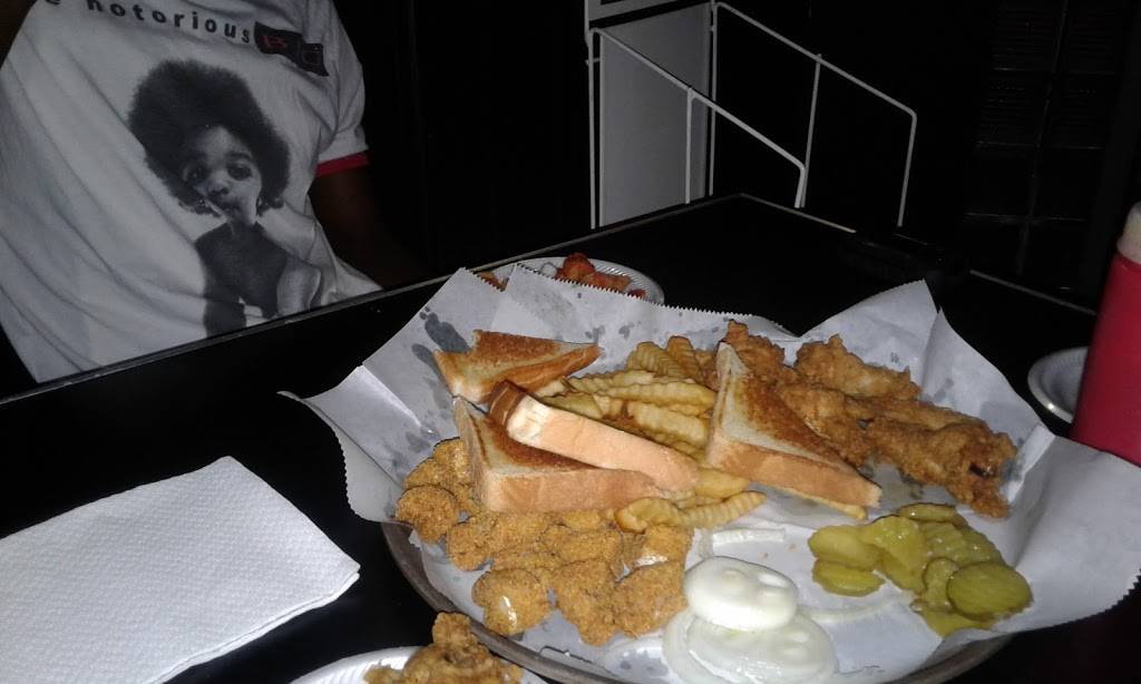 Neighborhood Bar & Grill | restaurant | 4337 N Broadway, St. Louis, MO 63147, USA | 3144997236 OR +1 314-499-7236