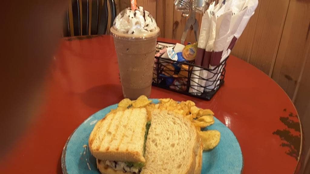 Tricias Treasures & Bistro | cafe | 109 N Lake Ave, Crandon, WI 54520, USA | 7154781161 OR +1 715-478-1161