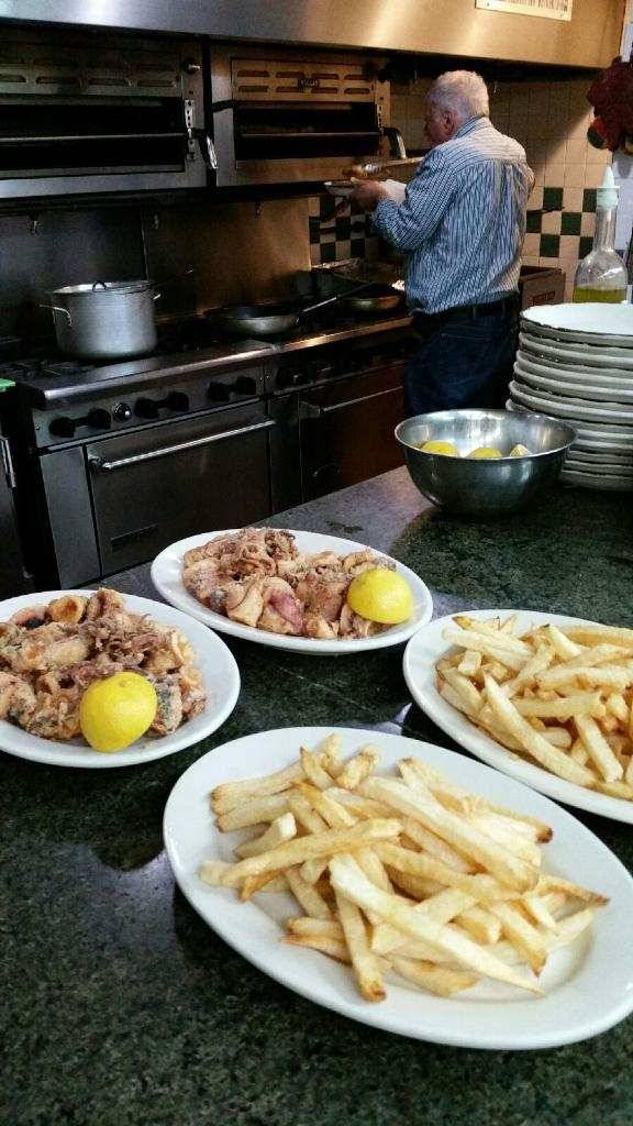 Kotiko Spiti | restaurant | 4119 23rd Ave, Astoria, NY 11105, USA | 7187283325 OR +1 718-728-3325