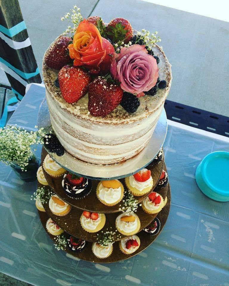 Cupcake Fetish Cafe | bakery | 2286 McKelvey Rd, Maryland Heights, MO 63043, USA | 3143398860 OR +1 314-339-8860