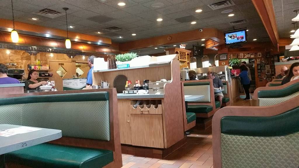 Roxbury Diner | bakery | 101 NJ-10, Succasunna, NJ 07876, USA | 9735842818 OR +1 973-584-2818
