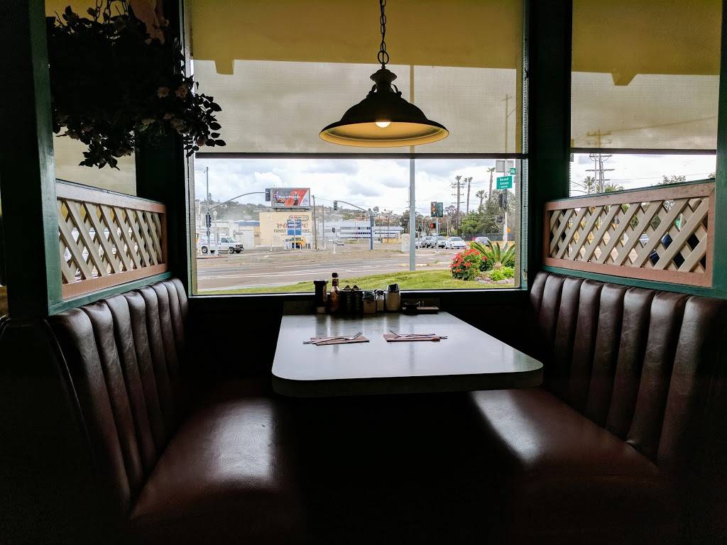 Country Waffles | restaurant | 2323 Midway Dr, San Diego, CA 92110, USA | 6192232225 OR +1 619-223-2225