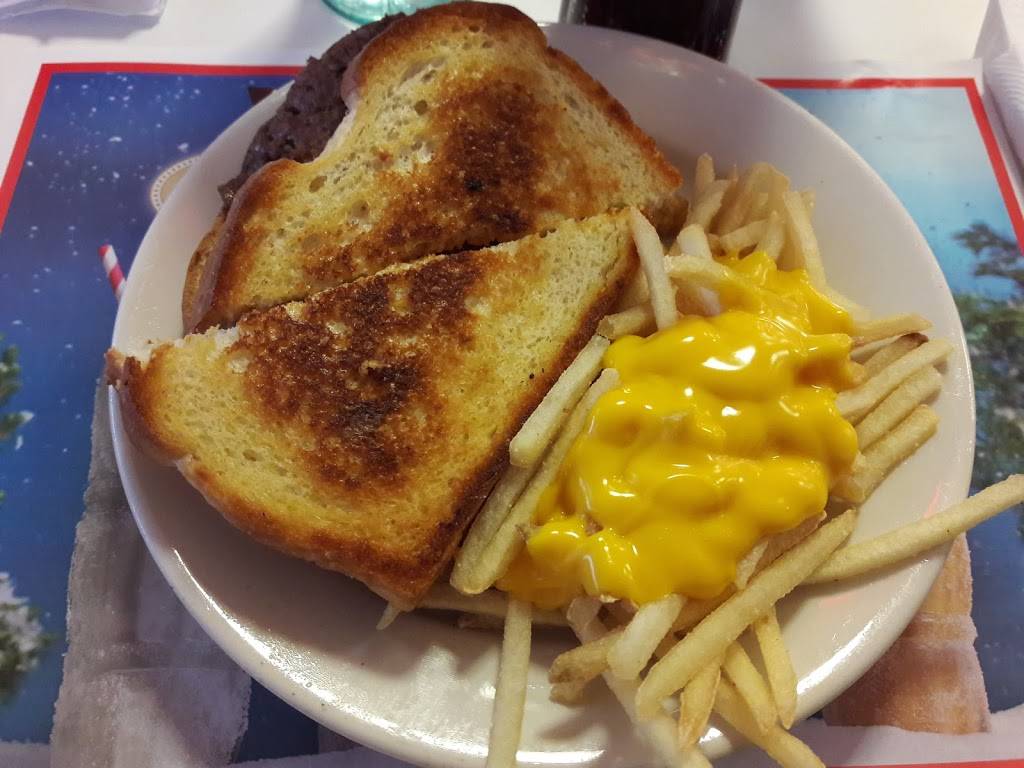 Steak n Shake | restaurant | 1400 Broadway Ave E, Mattoon, IL 61938, USA | 2172351318 OR +1 217-235-1318