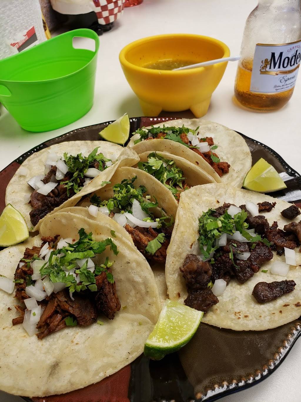 Taqueria Mexicana El Tarazco | restaurant | 622 NE 8th St, Hallandale Beach, FL 33009, USA | 9546137879 OR +1 954-613-7879
