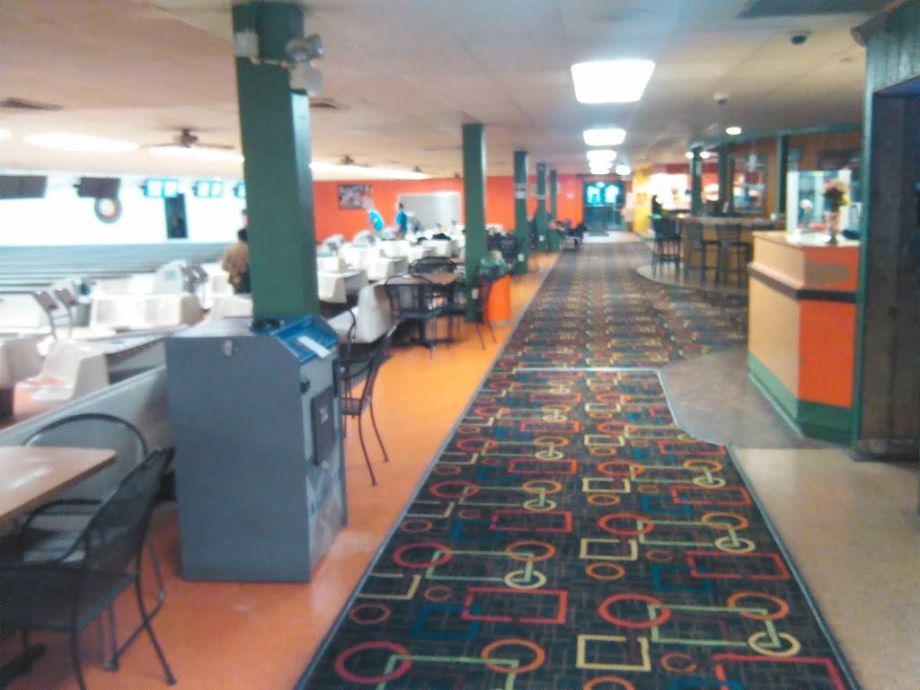 Skyway Lanes | restaurant | 9915 S Torrence Ave, Chicago, IL 60617, USA | 7737314535 OR +1 773-731-4535