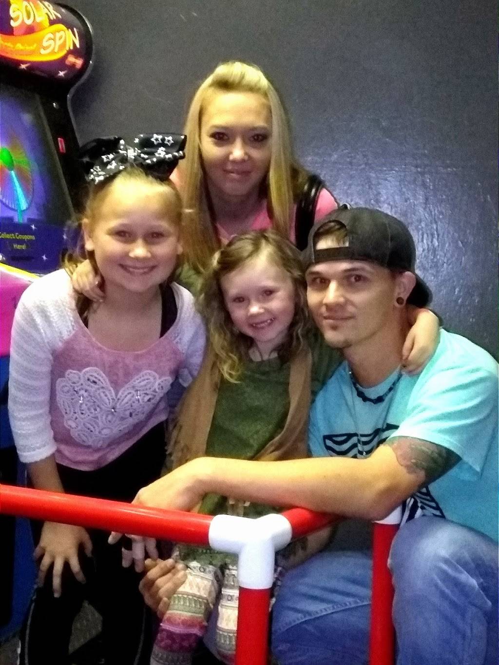 Cleveland Skate Place | meal takeaway | 2100 Candies Ln NW, Cleveland, TN 37312, USA | 4234721010 OR +1 423-472-1010