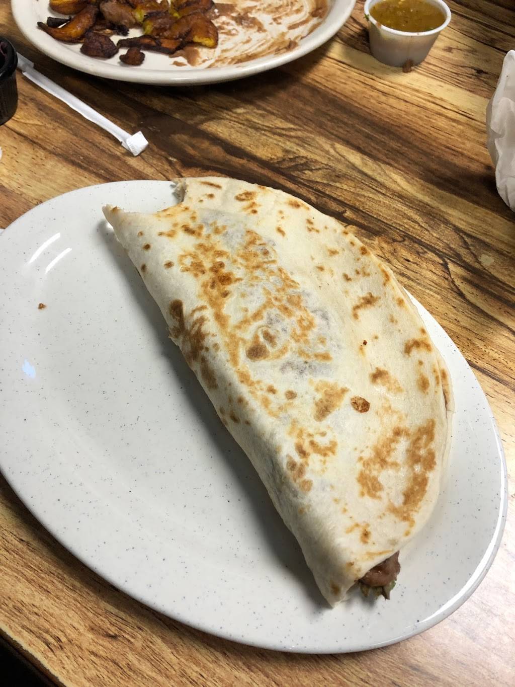 Las Tres Fronteras | restaurant | 7940 E 21st St, Tulsa, OK 74129, USA | 9189499358 OR +1 918-949-9358