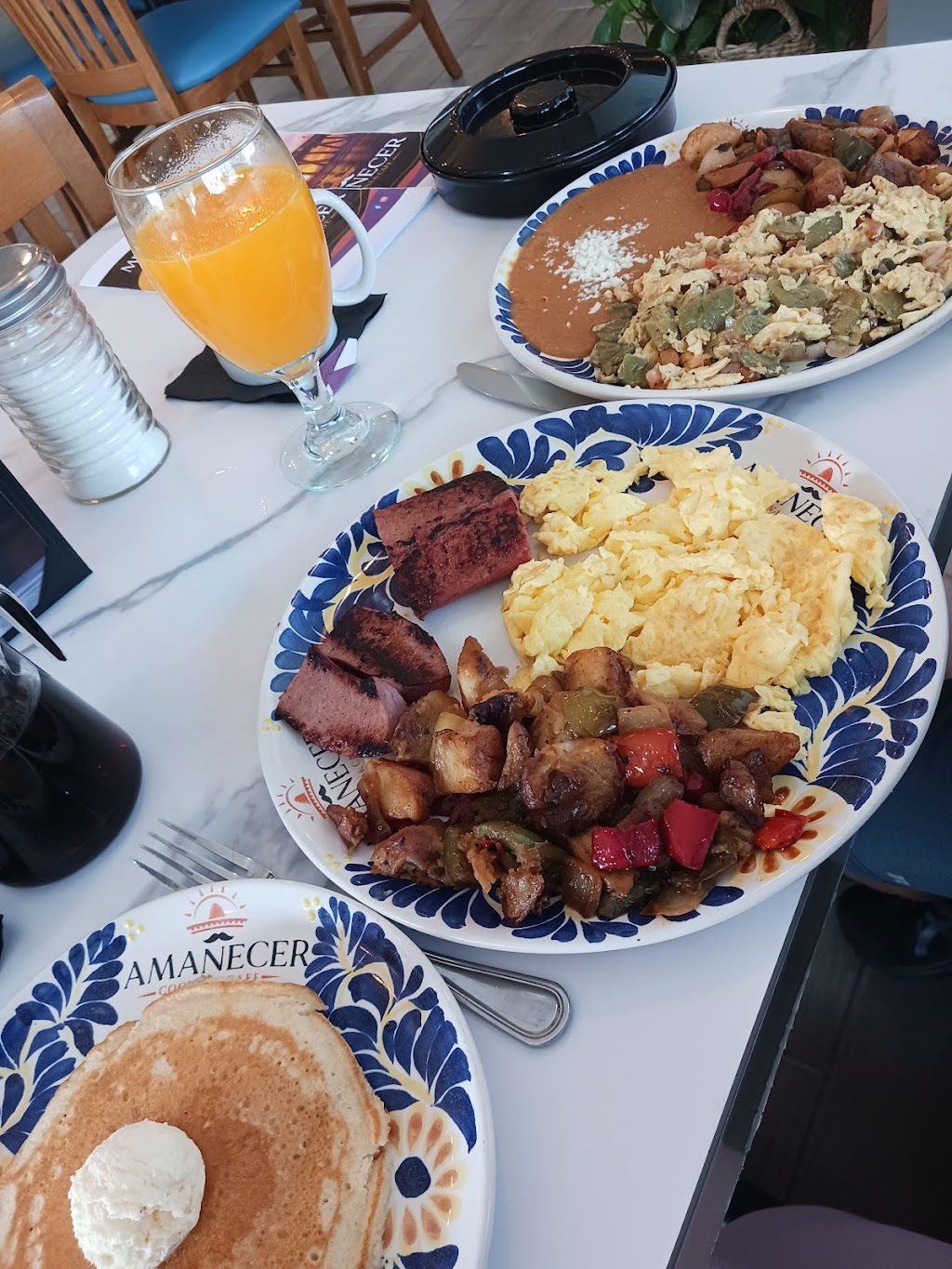 Amanecer Cocina & Café | restaurant | 1616 Shipyard Blvd #20, Wilmington, NC 28412, USA | 9108335260 OR +1 910-833-5260