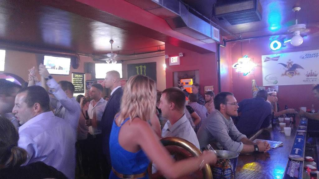 Carsons Sports Bar & Restaurant | restaurant | 1712 S 9th St, St. Louis, MO 63104, USA | 3144362707 OR +1 314-436-2707