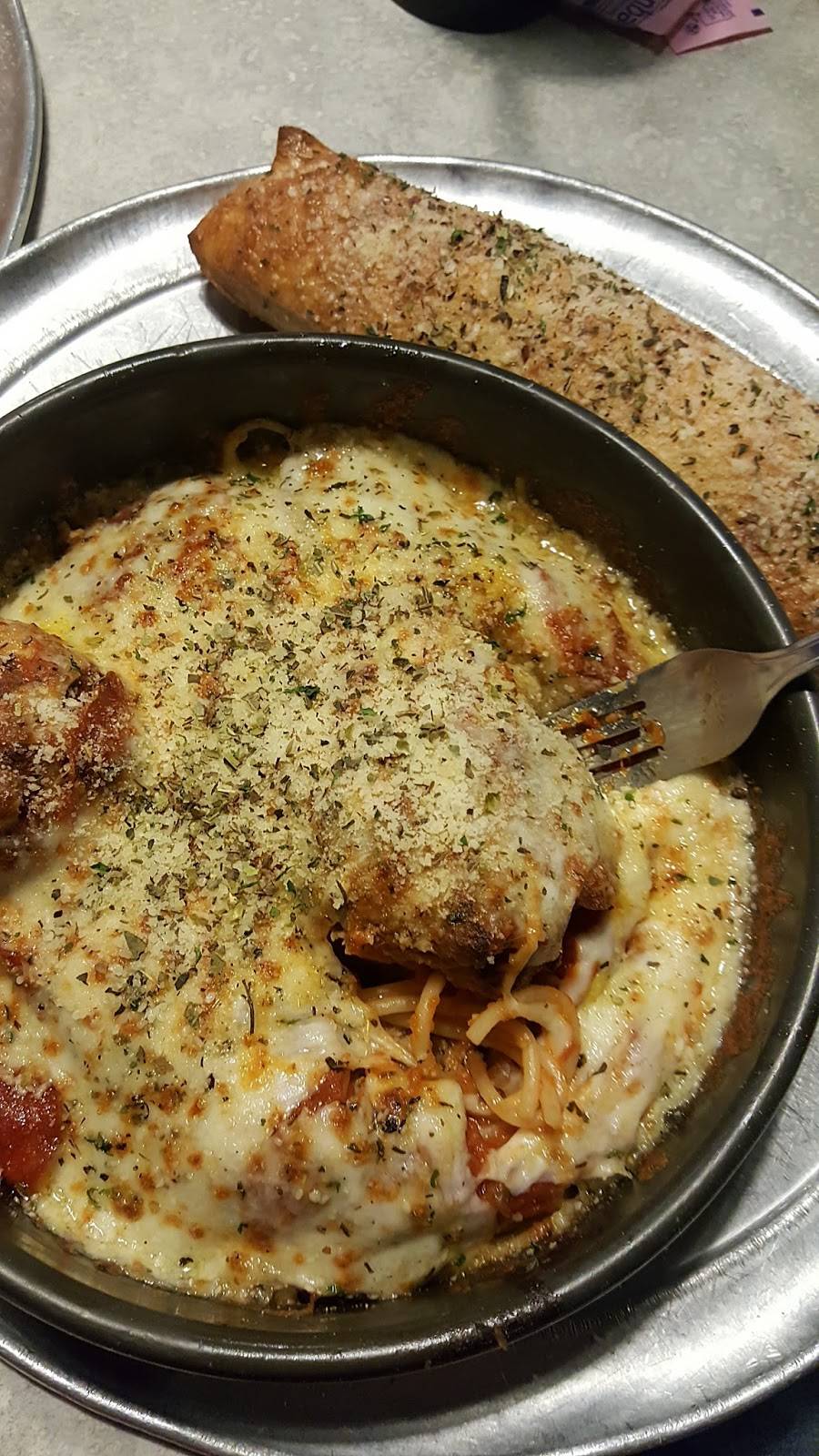 Wicks Pizza Hikes Point | restaurant | 3348 Hikes Ln #103, Louisville, KY 40220, USA | 5029075542 OR +1 502-907-5542