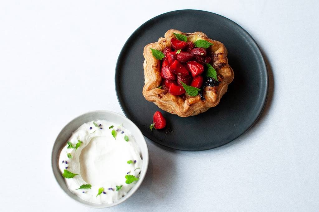 Robert et Fils | restaurant | 4229 N Lincoln Ave, Chicago, IL 60618, USA | 7736879179 OR +1 773-687-9179