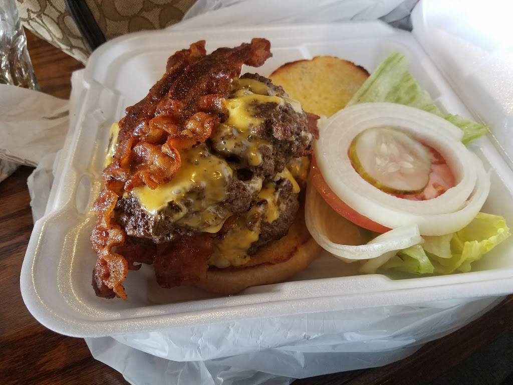 Ducketts | restaurant | 325 W Walton Blvd, Pontiac, MI 48340, USA | 2483346222 OR +1 248-334-6222