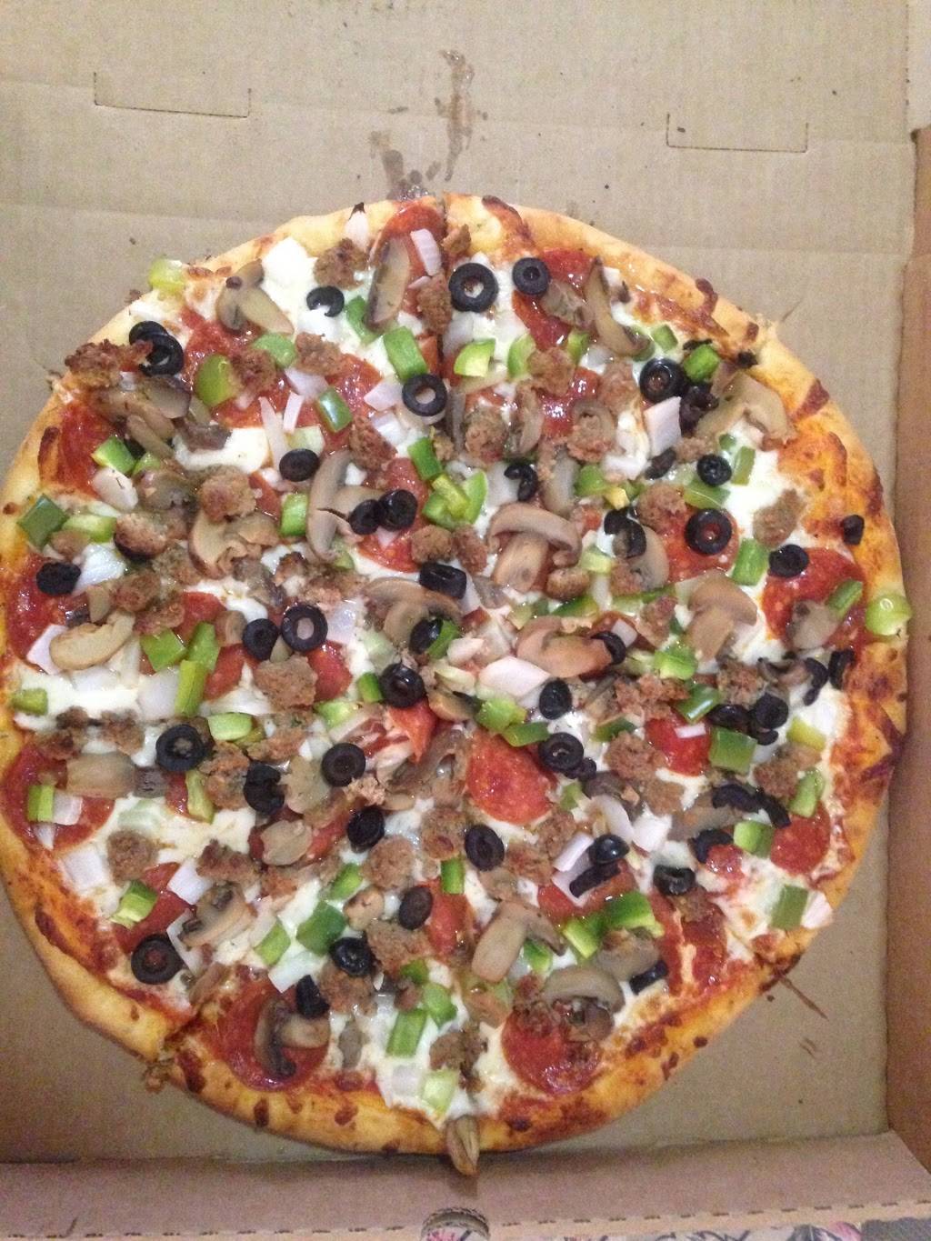 Hernandezpizzas | restaurant | Blvd. de los Lagos 872, Valle Dorado, 22890 Ensenada, B.C., Mexico | 016461738656 OR +52 646 173 8656
