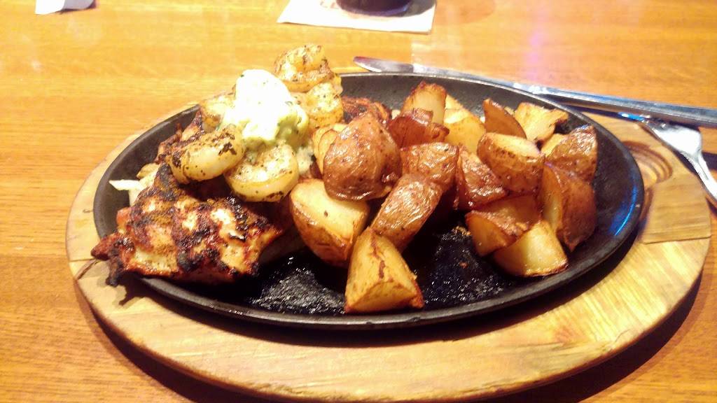 Applebees Grill + Bar | restaurant | 3100 Golf Rd, Delafield, WI 53018, USA | 2626462174 OR +1 262-646-2174