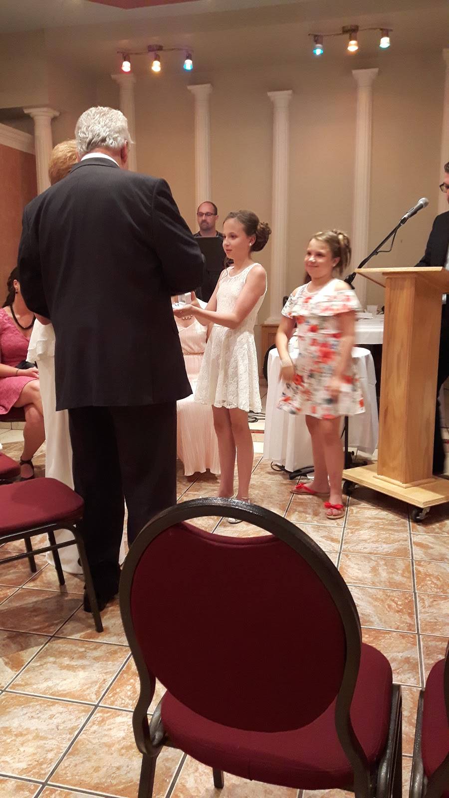 Beaujolais (Au) | restaurant | 839 Rue Saint-Louis, Gatineau, QC J8T 2S7, Canada | 8195612614 OR +1 819-561-2614