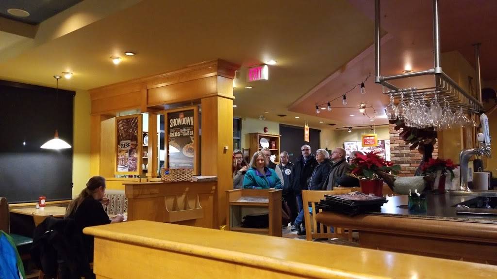 Swiss Chalet Rotisserie & Grill | restaurant | 4450 Walker Rd, Windsor, ON N8W 3T5, Canada | 5192507106 OR +1 519-250-7106