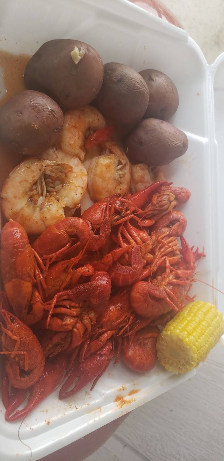 Crawfish Hole | restaurant | 510 Verot School Rd, Lafayette, LA 70508, USA | 3378069665 OR +1 337-806-9665
