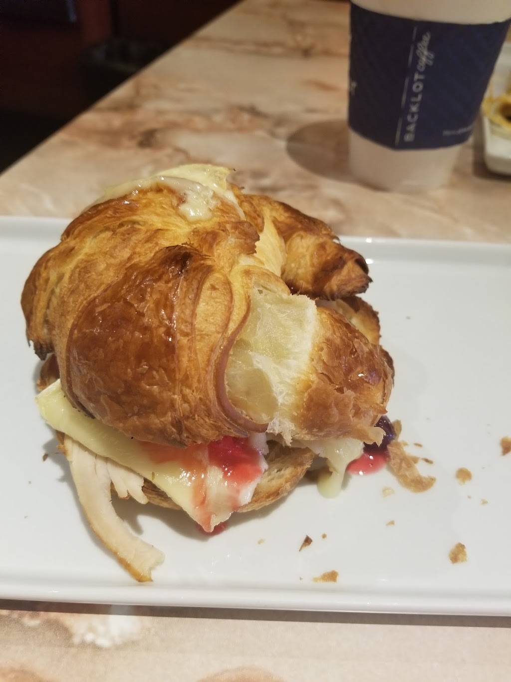 Leonidas Cafe Chocolaterie | cafe | 1907 Central St, Evanston, IL 60201, USA | 8476860190 OR +1 847-686-0190