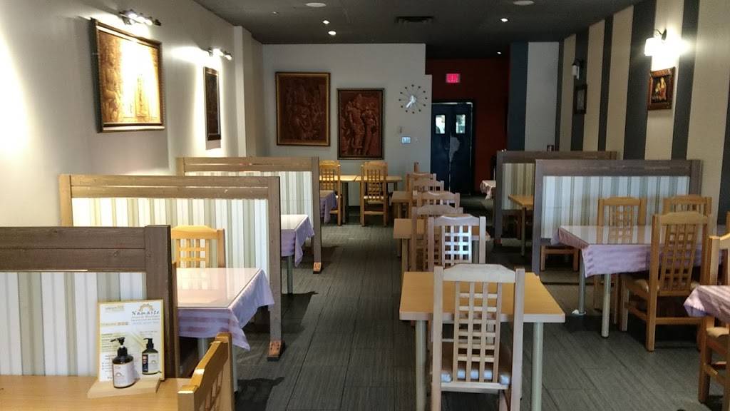 Chillies Indian Restaurant | restaurant | 1581 Greenbank Rd, Nepean, ON K2J 4Y6, Canada | 6138439559 OR +1 613-843-9559