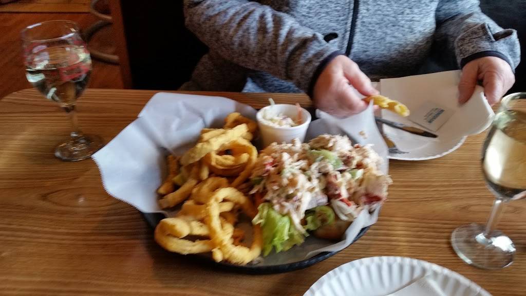 Wallys Pub | restaurant | 144 Ashworth Ave, Hampton, NH 03842, USA | 6039266954 OR +1 603-926-6954