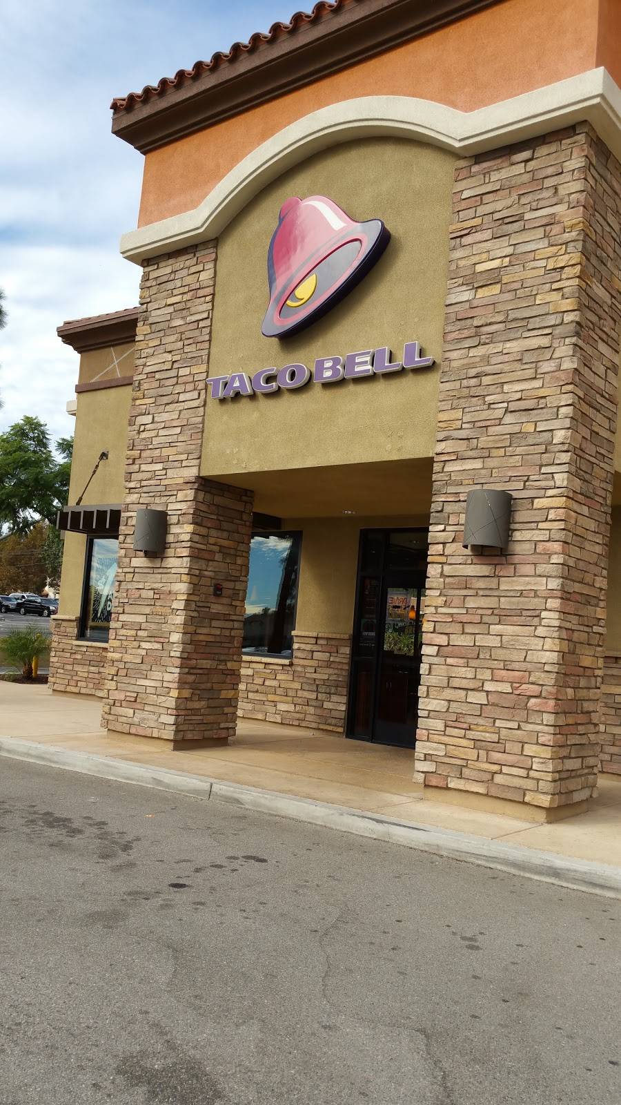 Taco Bell | meal takeaway | 9709 Base Line Rd, Rancho Cucamonga, CA 91730, USA | 9099440535 OR +1 909-944-0535