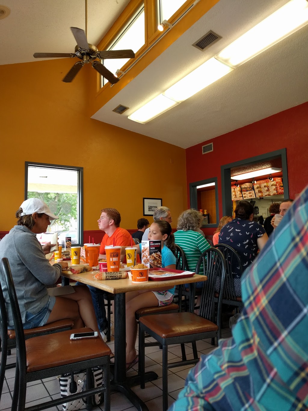 Taco Johns | restaurant | 1704 E 10th St, Sioux Falls, SD 57103, USA | 6053399558 OR +1 605-339-9558