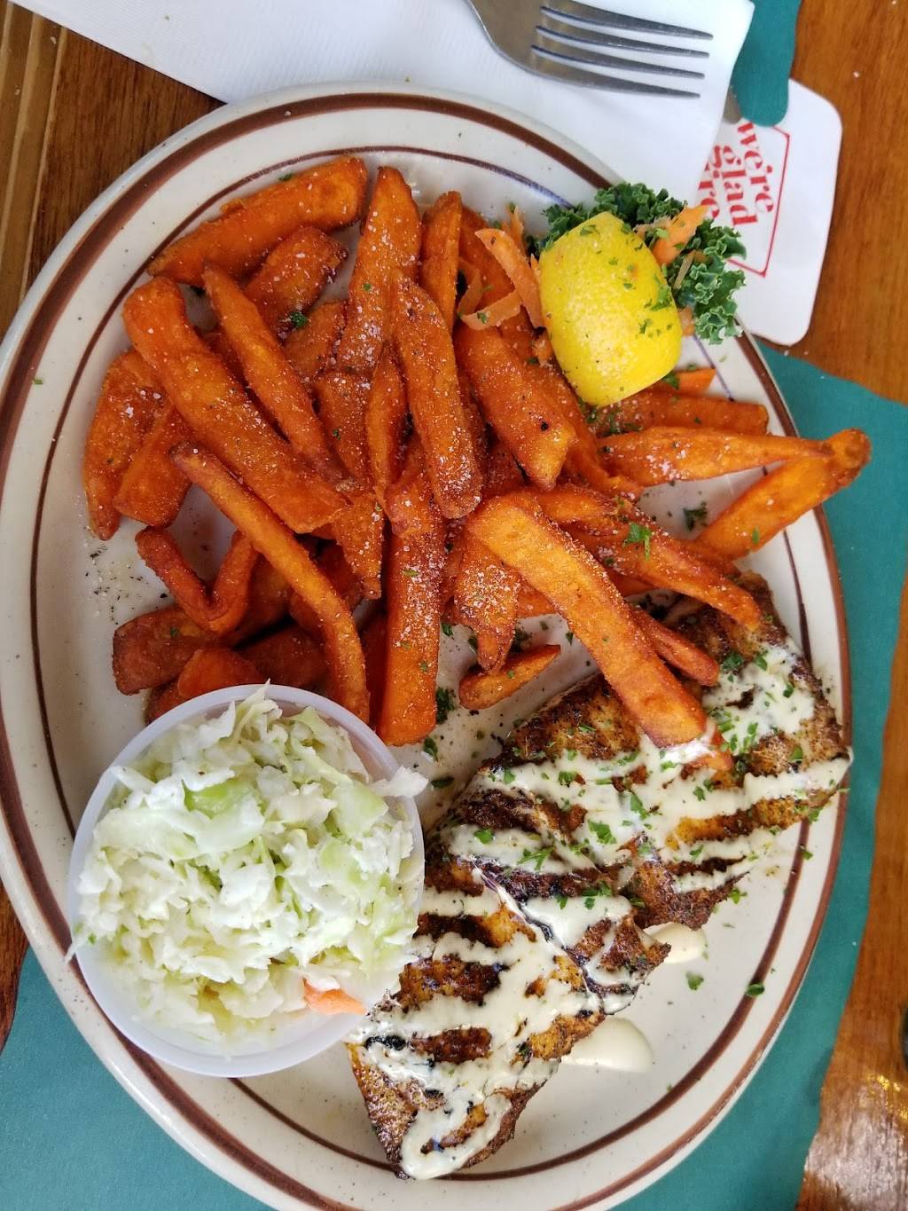 Little Bar Restaurant | restaurant | 205 Harbor Pl N, Goodland, FL 34140, USA | 2393945663 OR +1 239-394-5663