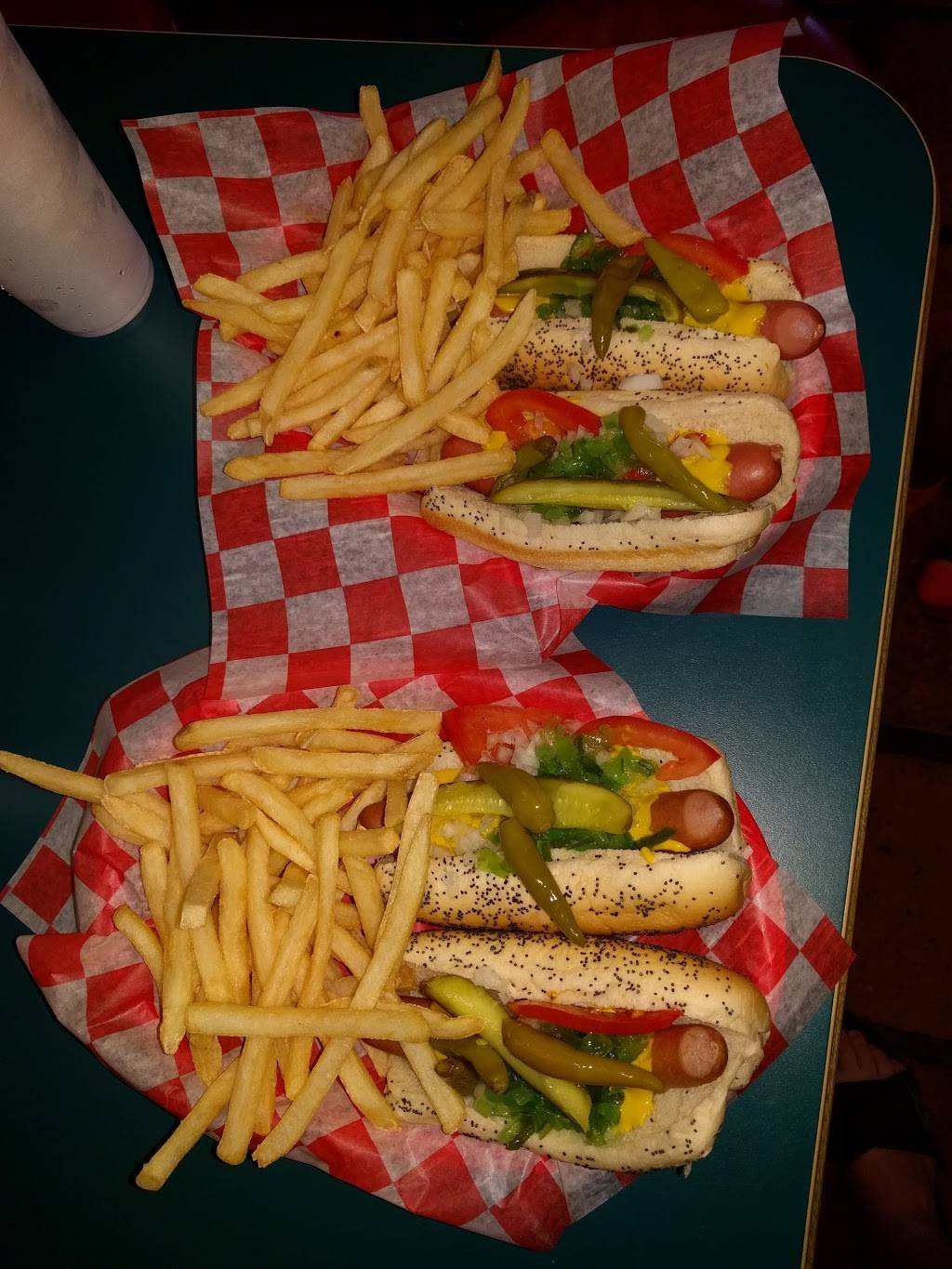 Windy City Wieners - Bloomington | restaurant | 116 W Washington St, Bloomington, IL 61701, USA | 3092008164 OR +1 309-200-8164