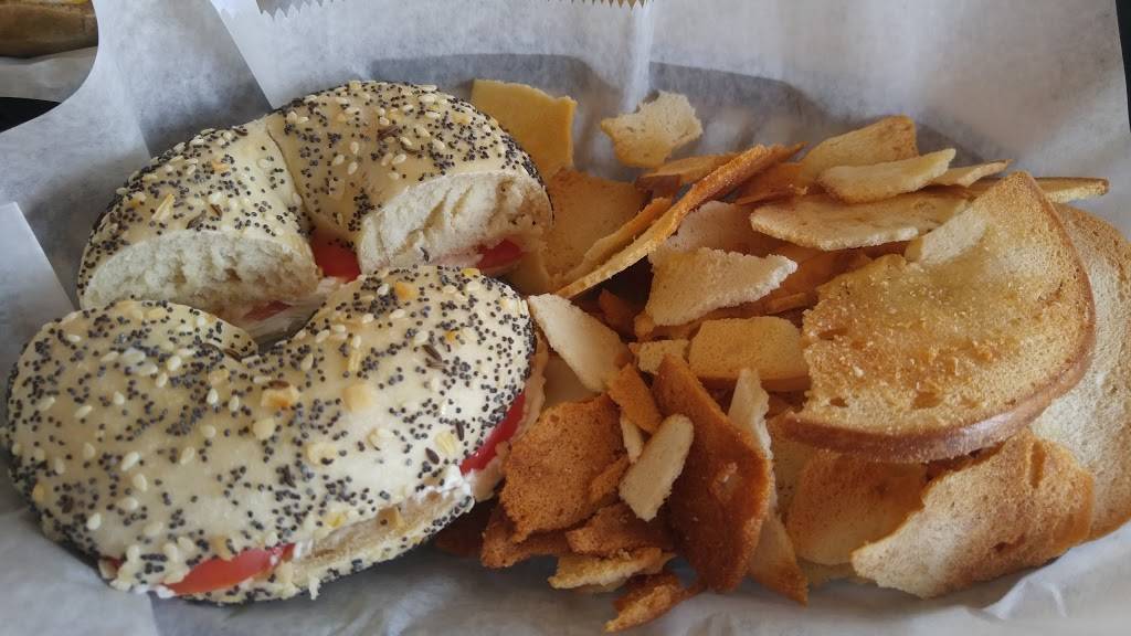 Big Blue Bagel & Deli | bakery | 120 N College St, Auburn, AL 36830, USA | 3345012245 OR +1 334-501-2245