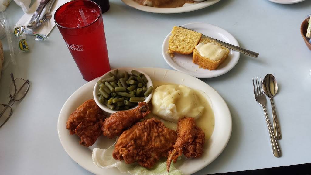 CasaRoma | restaurant | 320 W Ave J 2, Lancaster, CA 93534, USA | 6619455357 OR +1 661-945-5357