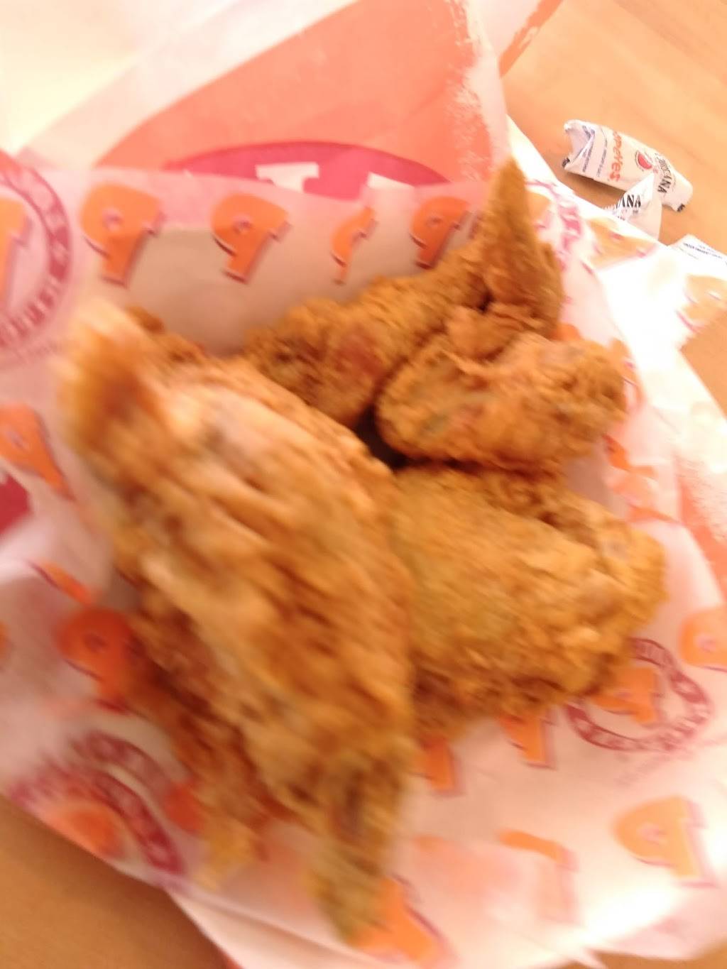 Popeyes Louisiana Kitchen | restaurant | 257 E 147th St, Harvey, IL 60426, USA | 7083396550 OR +1 708-339-6550