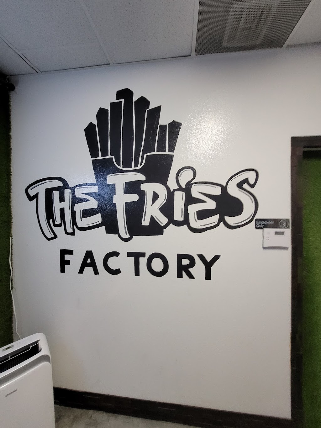 The Fries Factory | meal delivery | 12251 Foothill Blvd`, Sylmar, CA 91342, USA | 8186862303 OR +1 818-686-2303