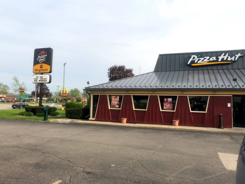 Pizza Hut | meal takeaway | 2160 Rawsonville Rd, Belleville, MI 48111, USA | 7344838800 OR +1 734-483-8800