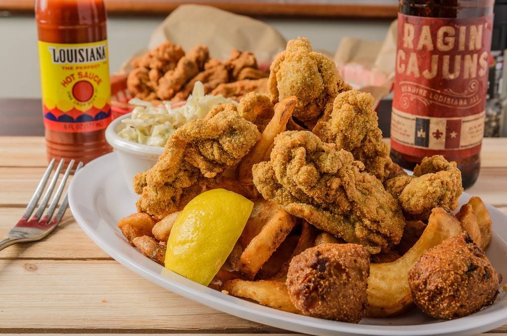Mandezs Seafood Bar & Grill | restaurant | 110 Doucet Rd, Lafayette, LA 70503, USA | 3377693917 OR +1 337-769-3917