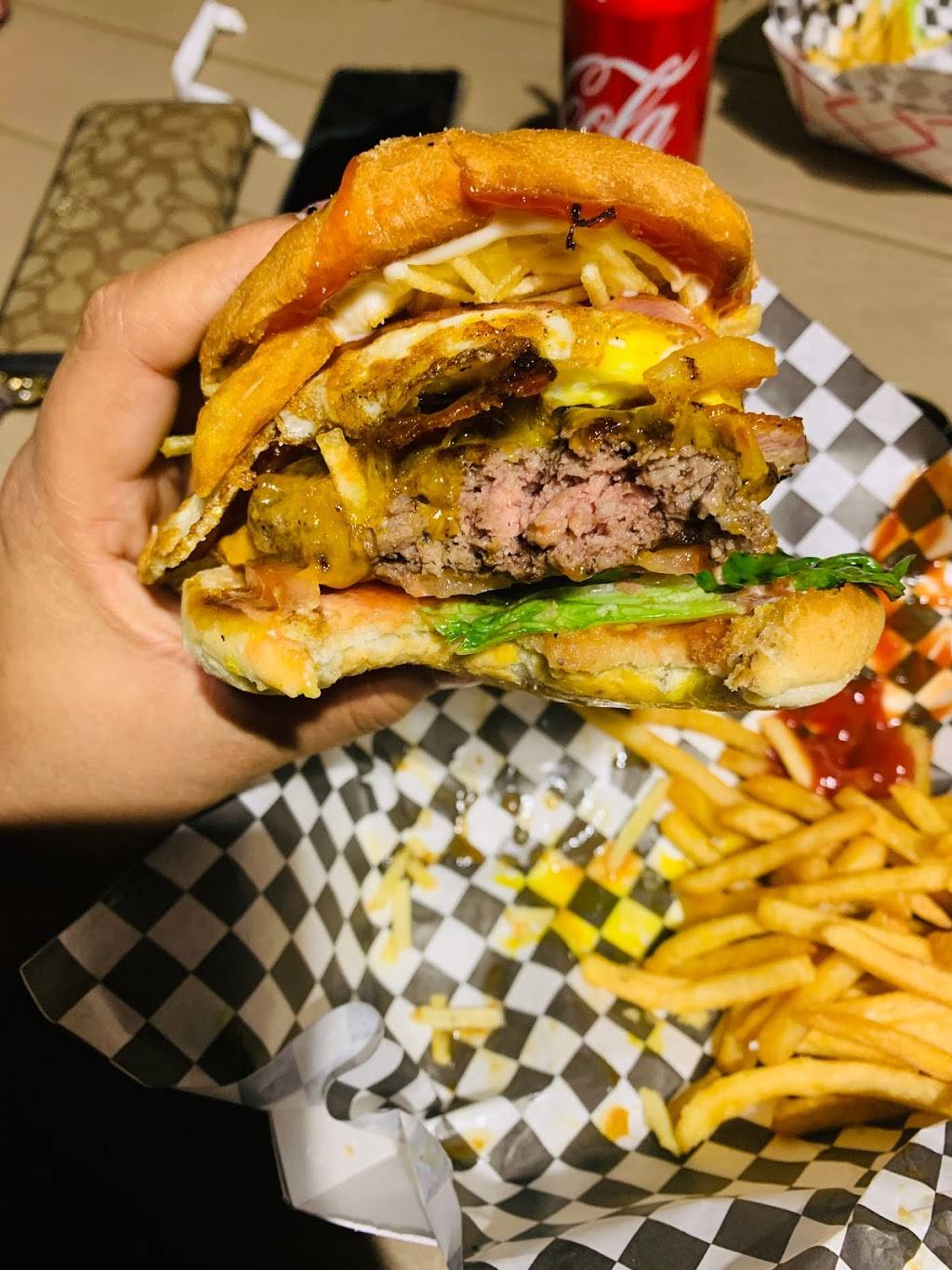 Burger Cinco | restaurant | 4427 Bee Ridge Rd, Sarasota, FL 34233, USA | 8139925616 OR +1 813-992-5616