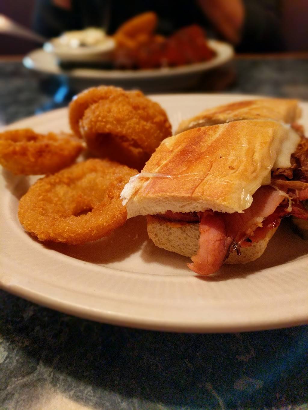 Smees Place Bar & Grill | restaurant | 1454 W 86th St, Indianapolis, IN 46260, USA | 3178760202 OR +1 317-876-0202