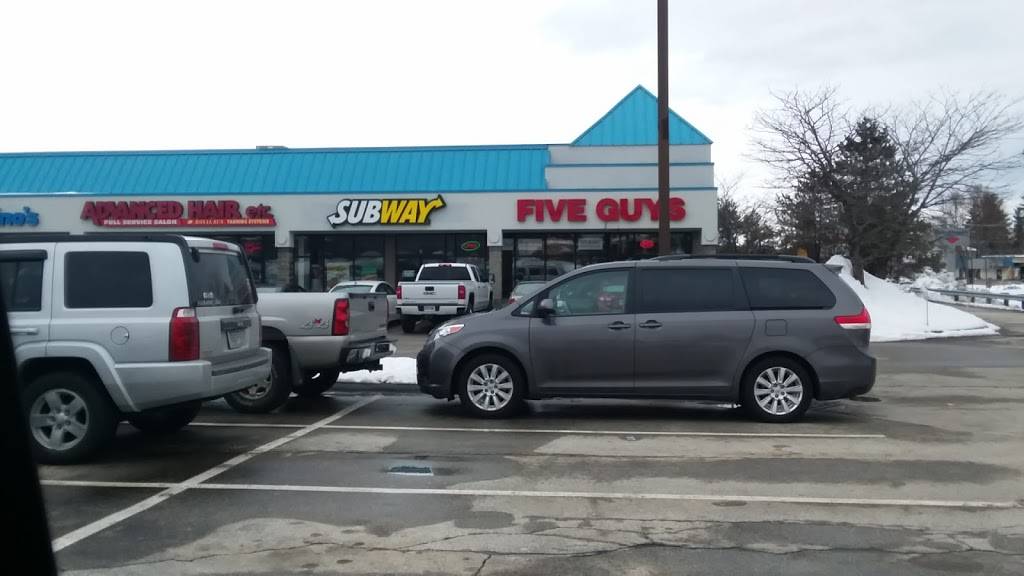Subway Restaurants | restaurant | 61 Crystal Ave, Derry, NH 03038, USA | 6035058710 OR +1 603-505-8710