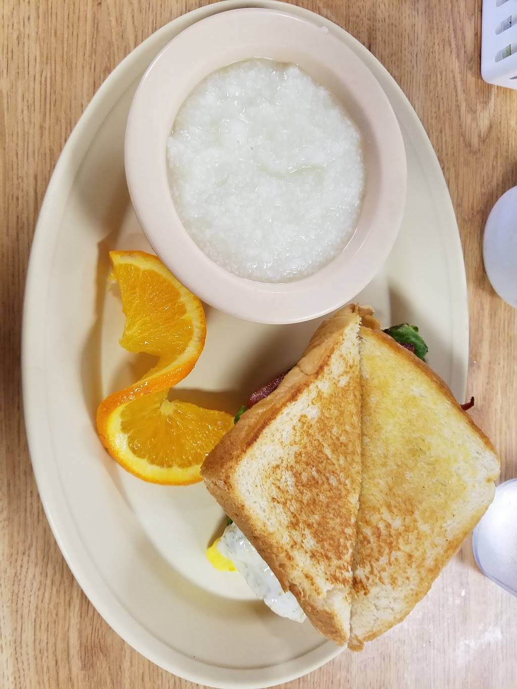 Ann & Daves Kitchen | restaurant | 2613 E Wood St, Paris, TN 38242, USA | 7316411334 OR +1 731-641-1334