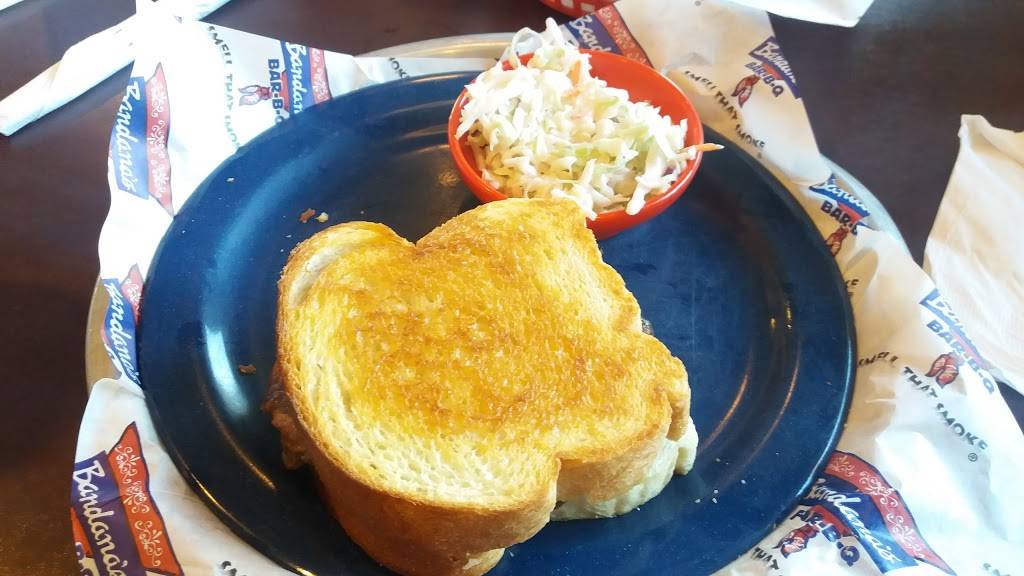 Bandanas Bar-B-Q | restaurant | 1015 S Jefferson Ave, Lebanon, MO 65536, USA | 4179913044 OR +1 417-991-3044