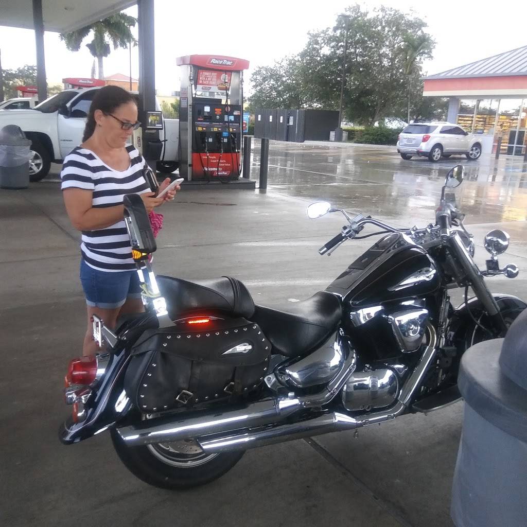 RaceTrac | bakery | 1955 NE 8th St, Homestead, FL 33033, USA | 3052451355 OR +1 305-245-1355