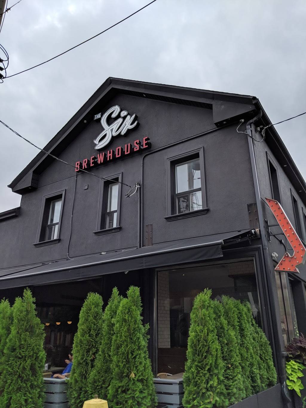 The Six Brewhouse | restaurant | 777 Dundas St W, Toronto, ON M6J 1V2, Canada | 6473500404 OR +1 647-350-0404