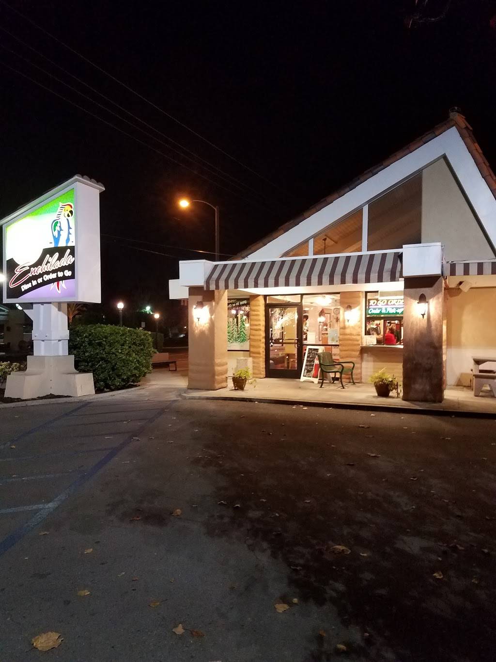 The Whole Enchilada | restaurant | 106 Yorba Linda Blvd, Placentia, CA 92870, USA | 7149930160 OR +1 714-993-0160