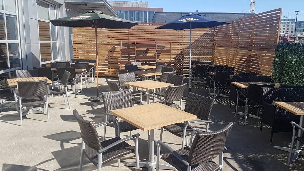 La Cage - Brasserie sportive | restaurant | 1550 Boulevard Alphonse-Desjardins, Lévis, QC G6V 0G8, Canada | 4188356000 OR +1 418-835-6000